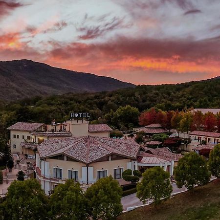 San Raffaele Hotel Restaurant & Resort Castelluccio Superiore Exteriör bild